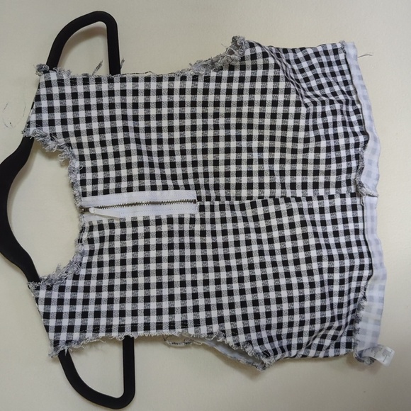 RD Style Black & White Gingham Crop Top with Raw Hem, Exposed Zipper Size XS - Picture 2 of 4